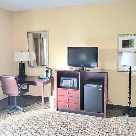 Wingate By Wyndham Kittanning Hotel Екстериор снимка