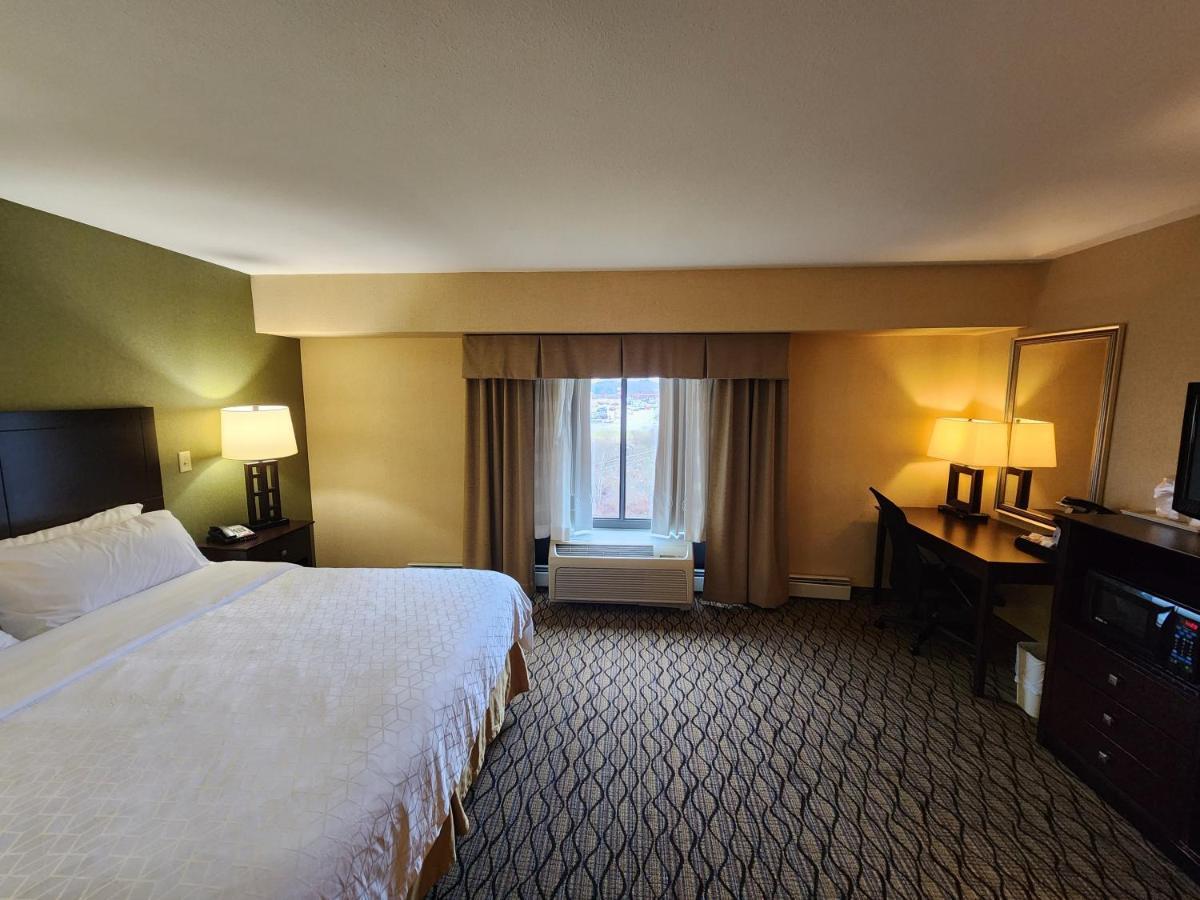 Wingate By Wyndham Kittanning Hotel Екстериор снимка
