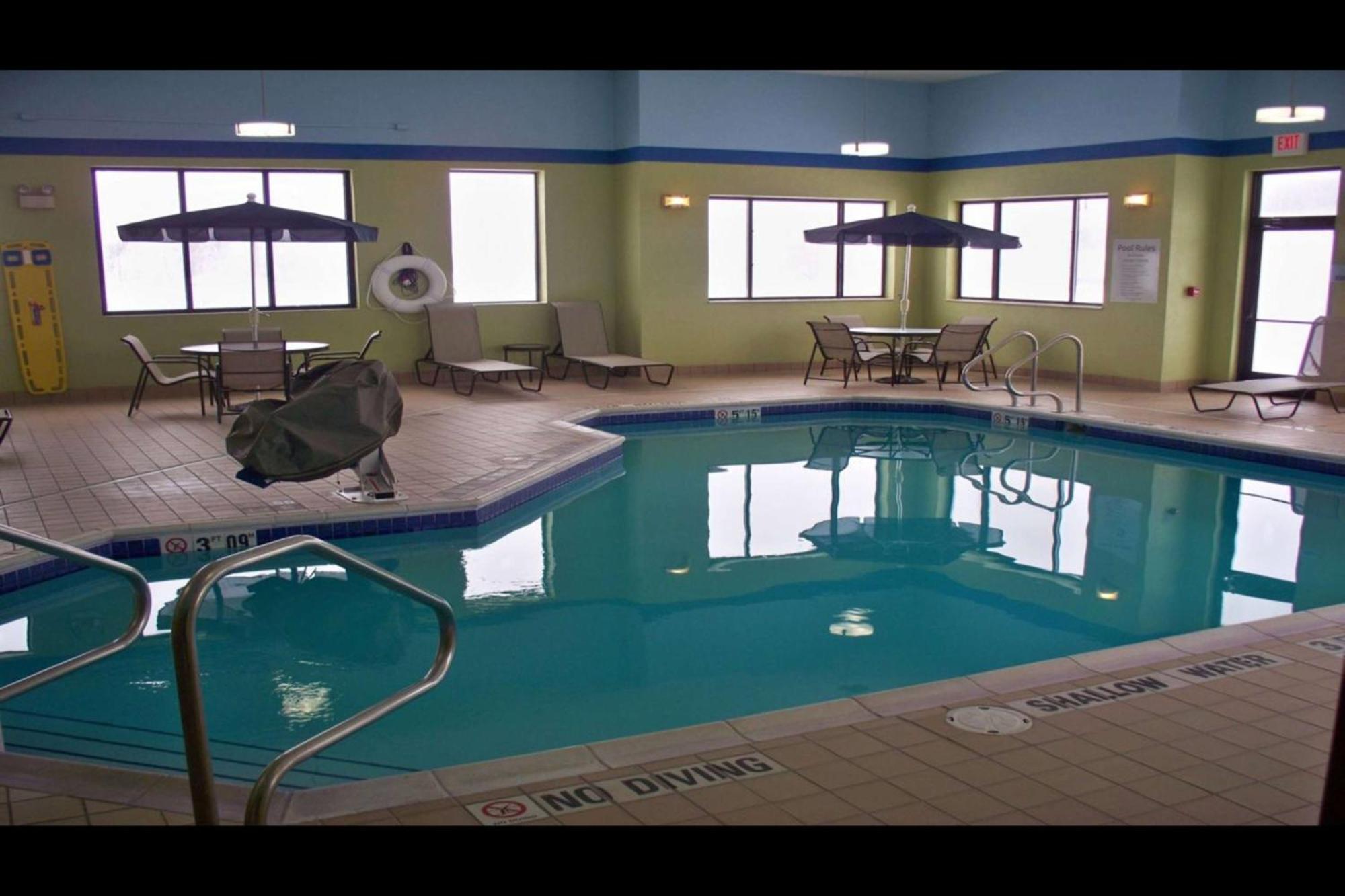 Wingate By Wyndham Kittanning Hotel Екстериор снимка