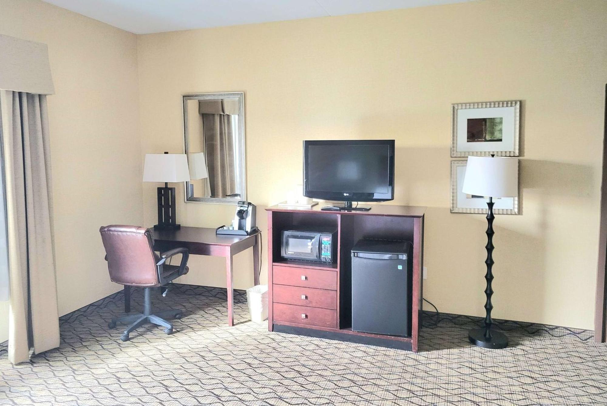 Wingate By Wyndham Kittanning Hotel Екстериор снимка